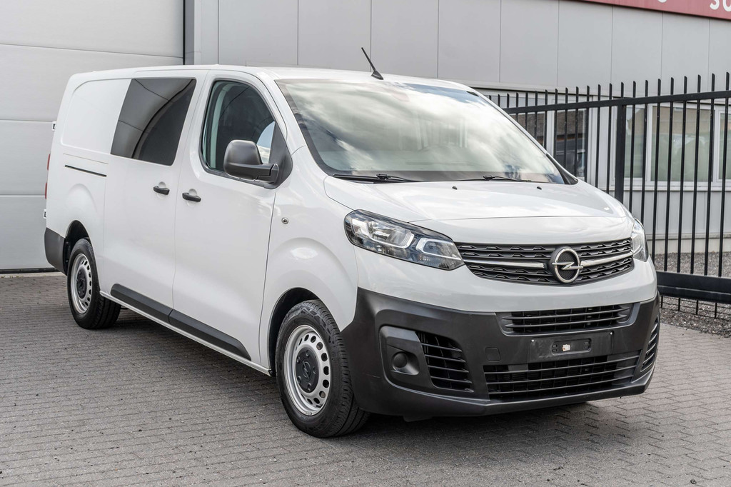 Opel Vivaro 2.0TD – 5pl – Navigatie / Cruis control/ Trekhaak